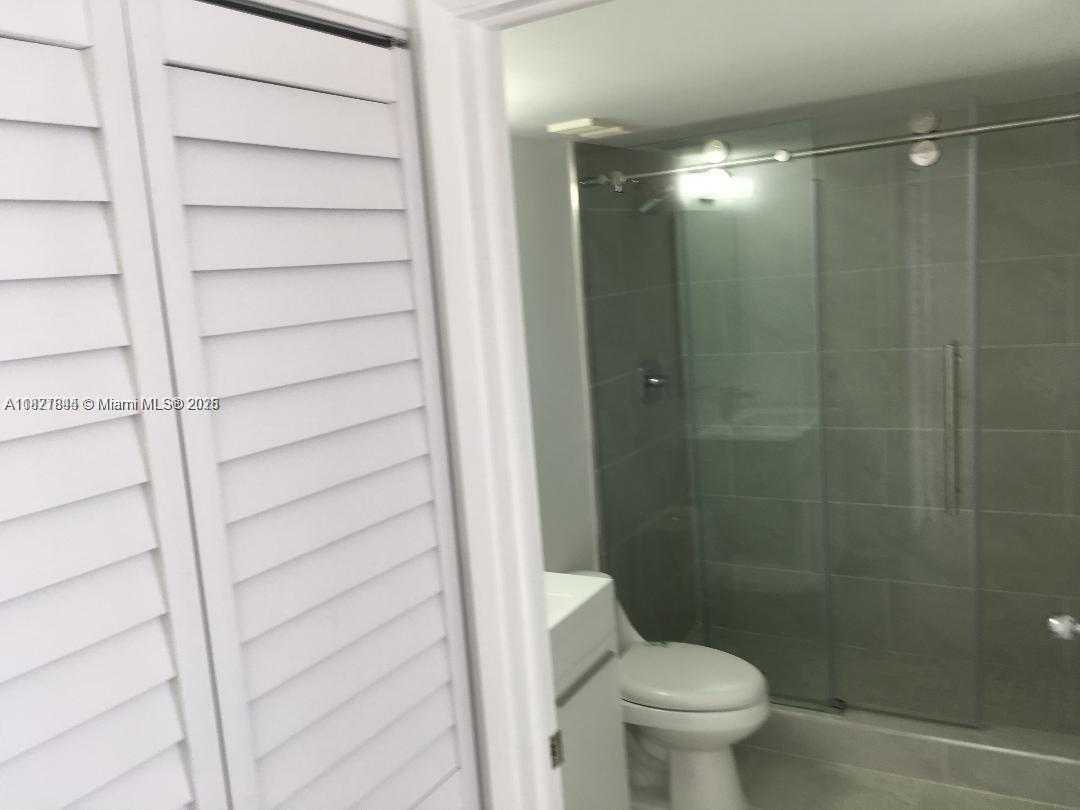 Small Image of 3600 MYSTIC POINTE DR TOWER 300 #802, Aventura Number 23