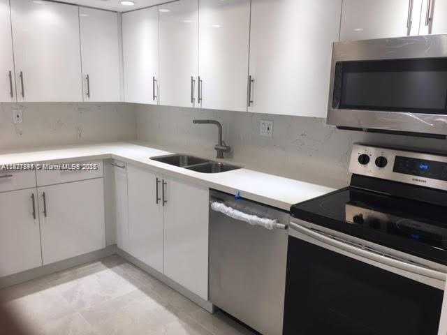 Small Image of 3600 MYSTIC POINTE DR TOWER 300 #802, Aventura Number 5