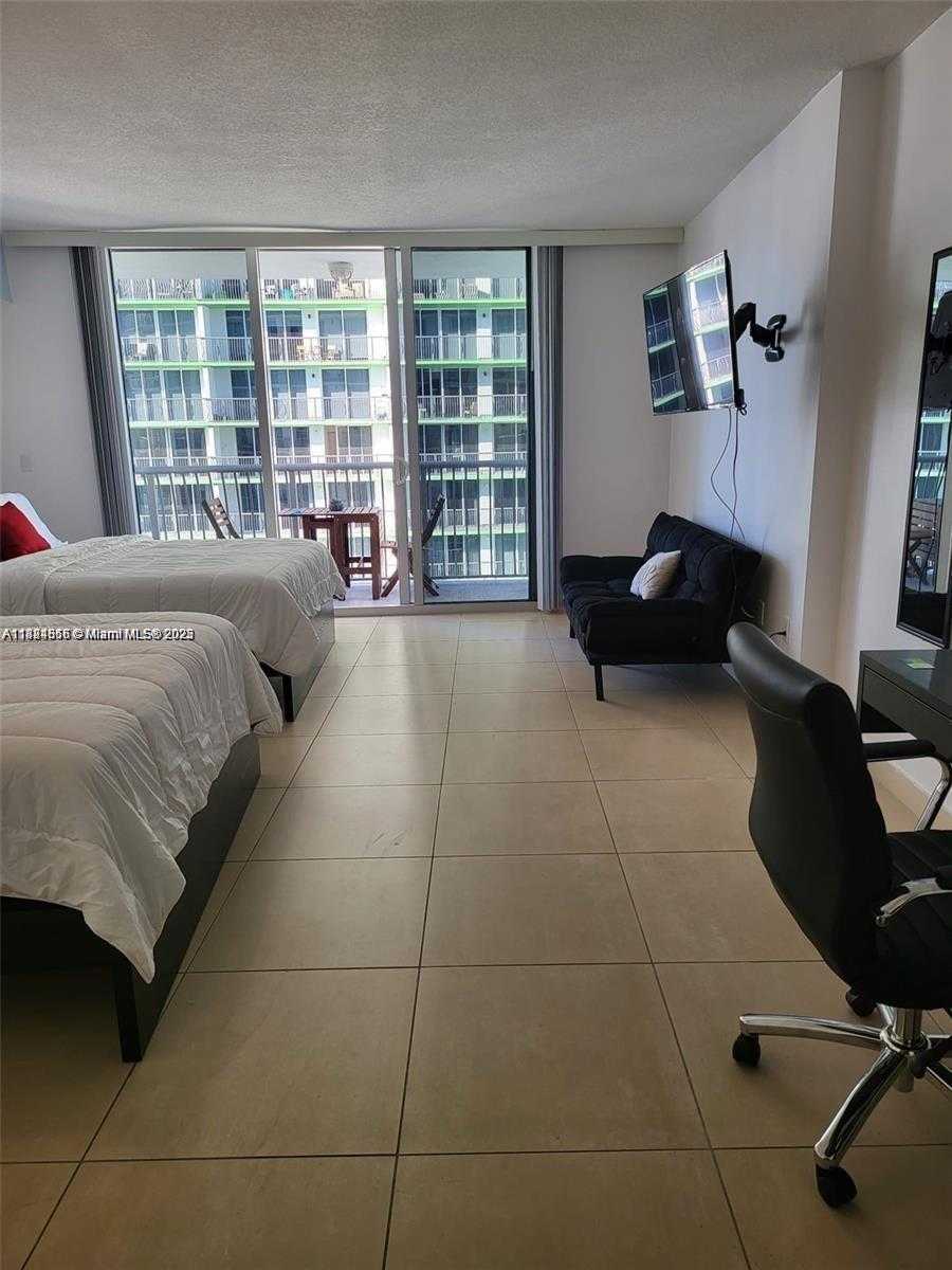 Small Image of 1750 NORTH BAYSHORE DR #2207, Miami Number 3
