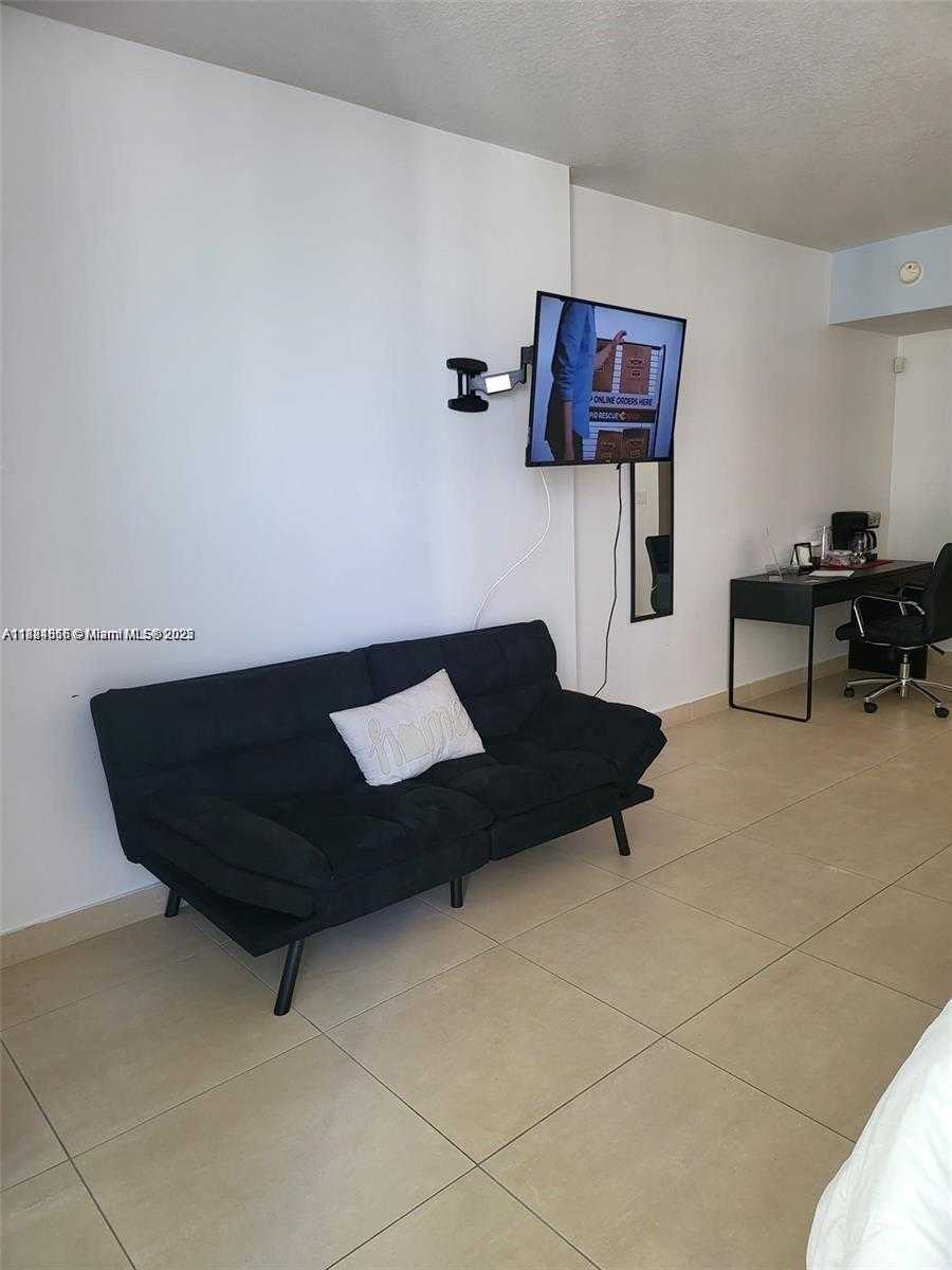 Small Image of 1750 NORTH BAYSHORE DR #2207, Miami Number 4
