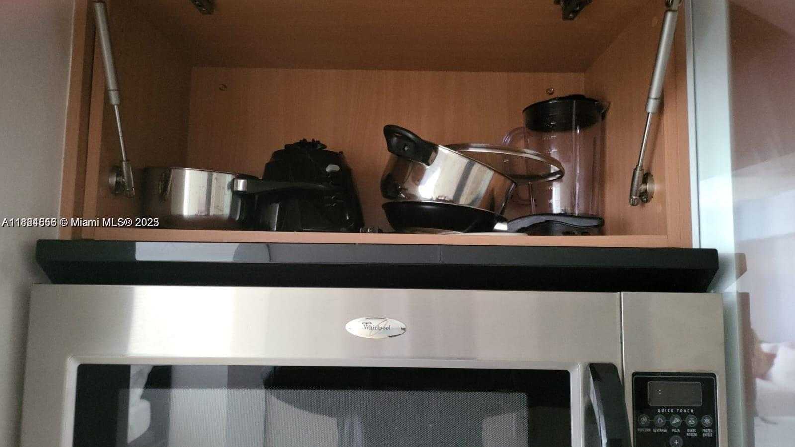 Small Image of 1750 NORTH BAYSHORE DR #2207, Miami Number 9