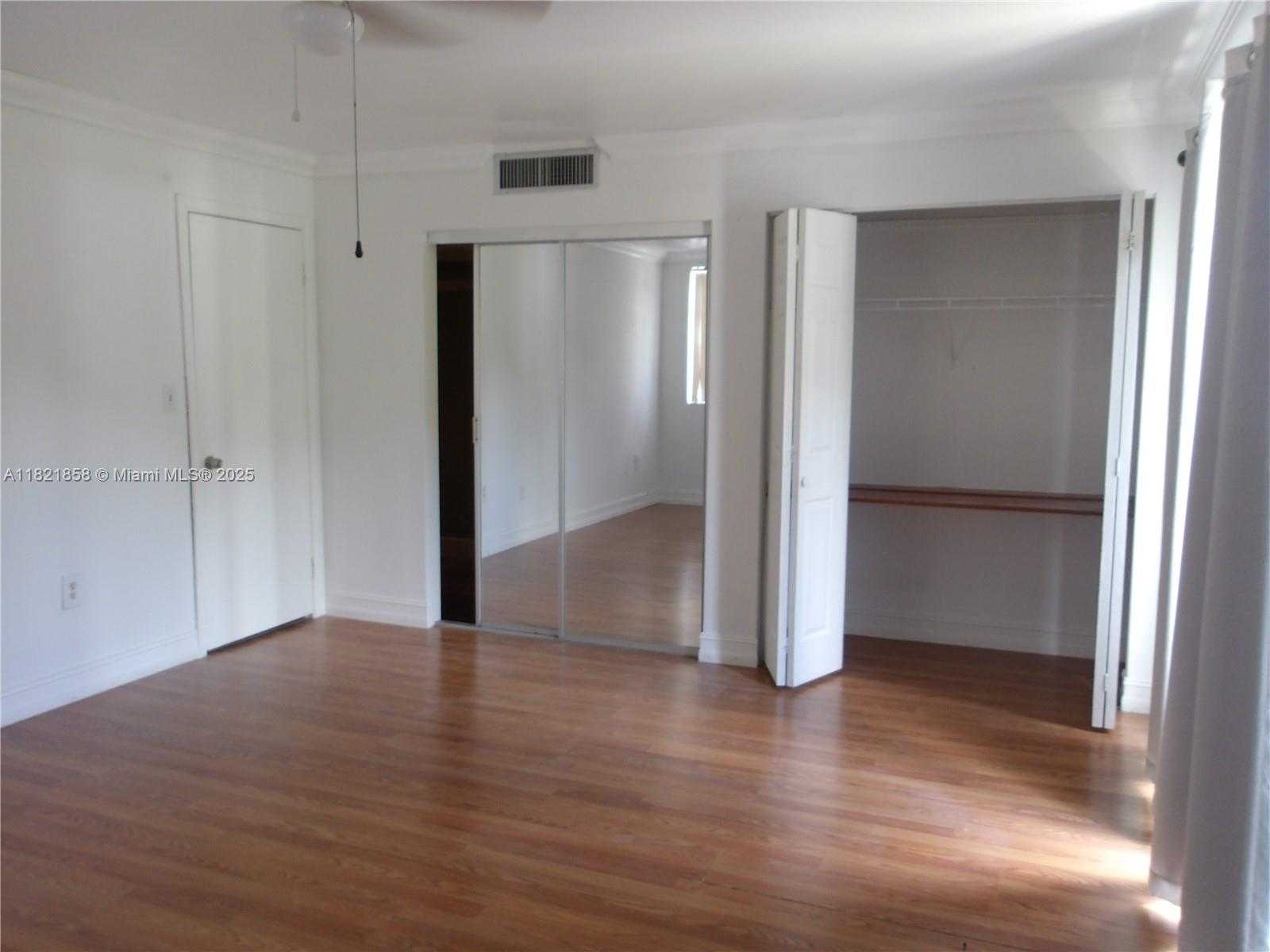 Small Image of 7327 PEPPER PIKE DR, Hialeah Number 11