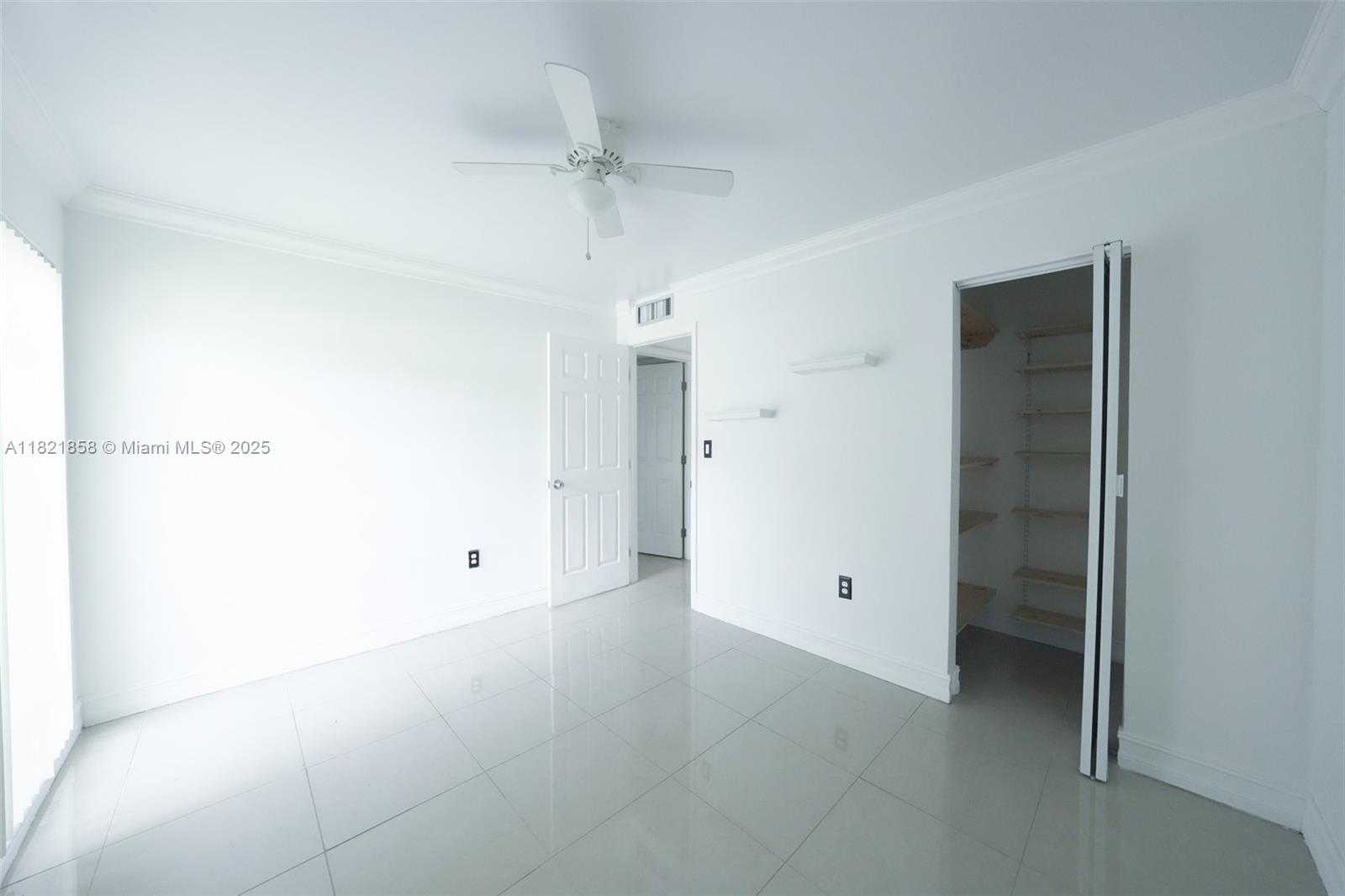 Small Image of 7327 PEPPER PIKE, Hialeah Number 17