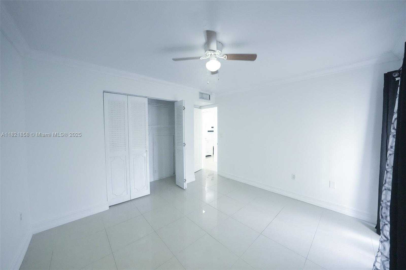 Small Image of 7327 PEPPER PIKE, Hialeah Number 19