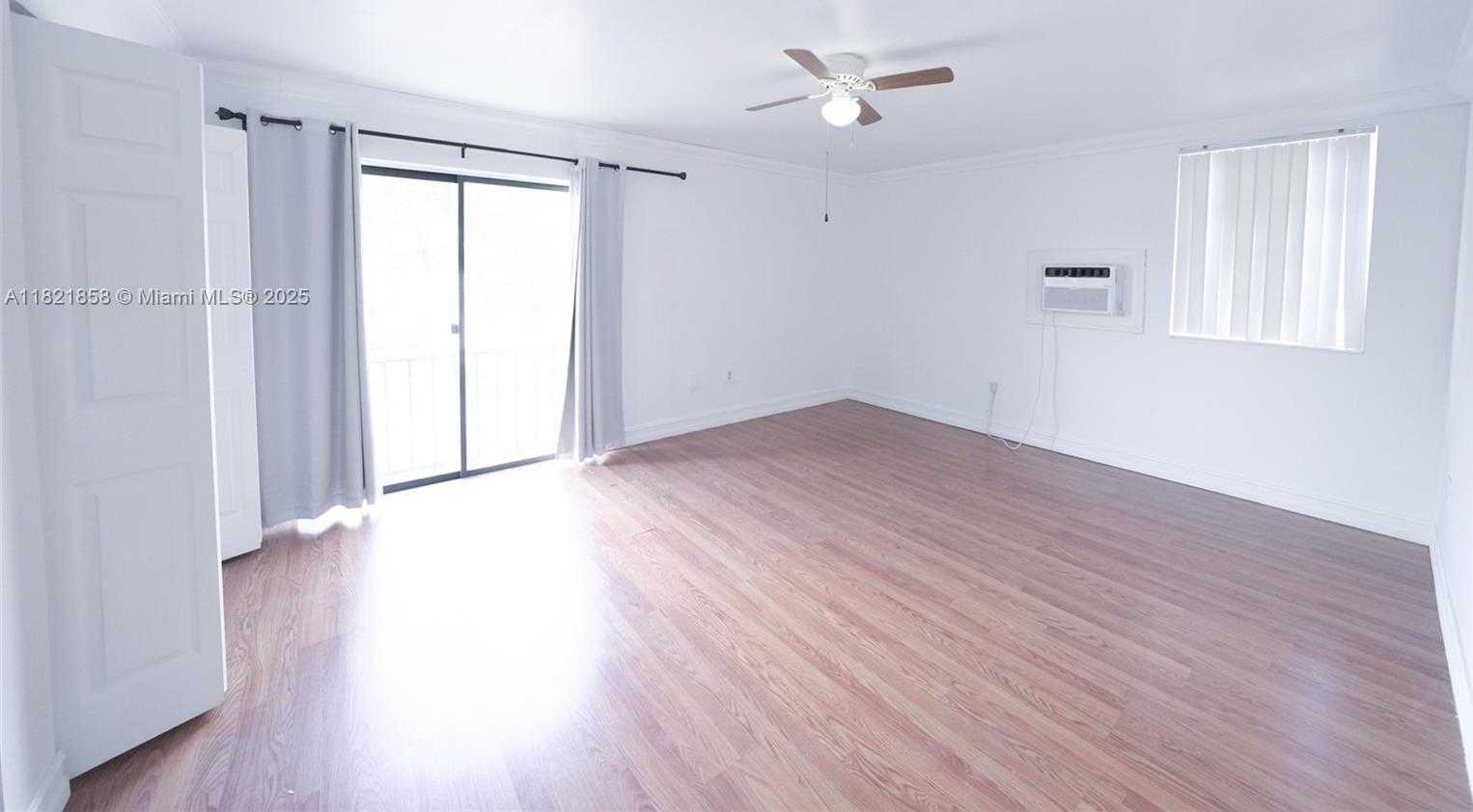 Small Image of 7327 PEPPER PIKE, Hialeah Number 21