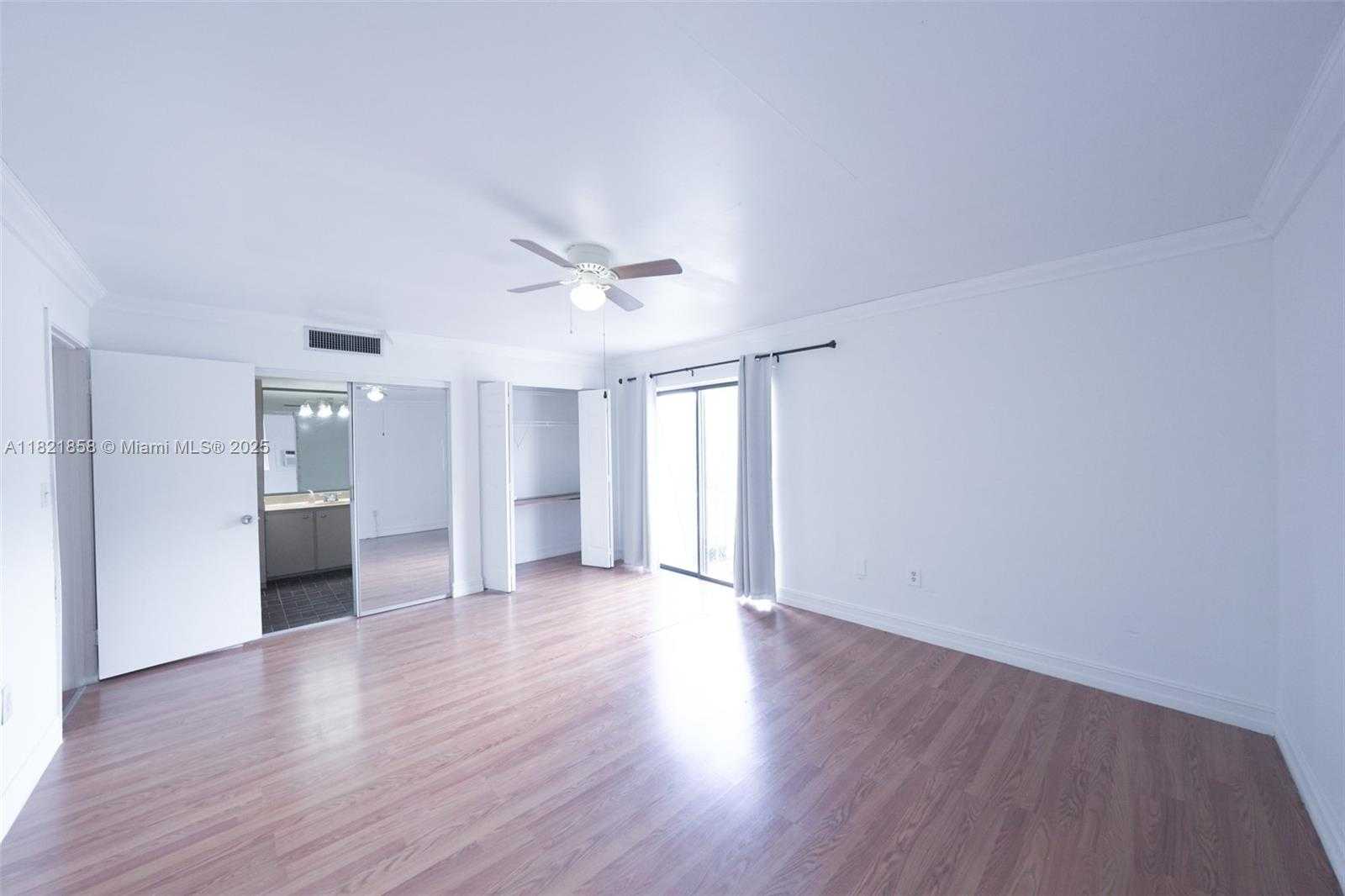 Small Image of 7327 PEPPER PIKE, Hialeah Number 22
