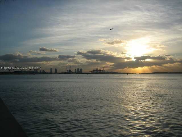 Small Image of 325 SOUTH BISCAYNE BL #1015, Miami Number 14