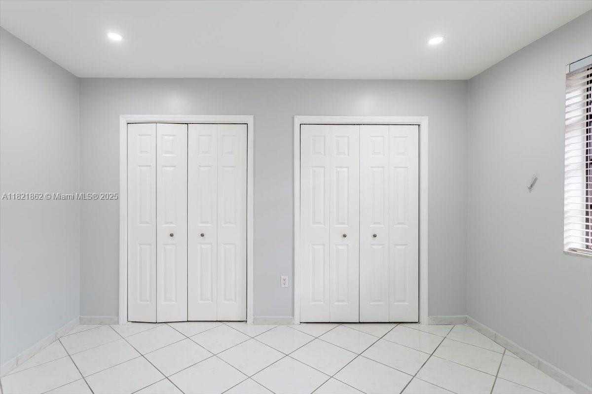 Small Image of 561 SOUTH WEST 122ND AVE, Miami Number 12