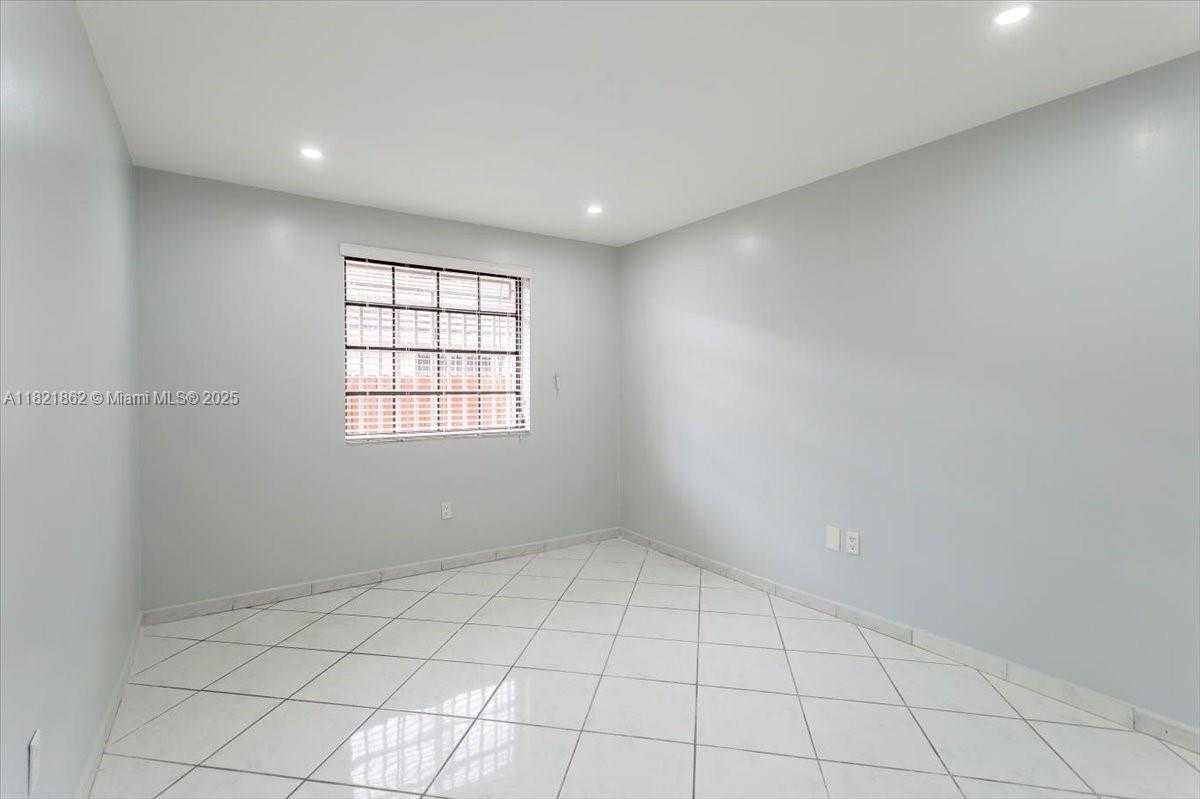 Small Image of 561 SOUTH WEST 122ND AVE, Miami Number 13