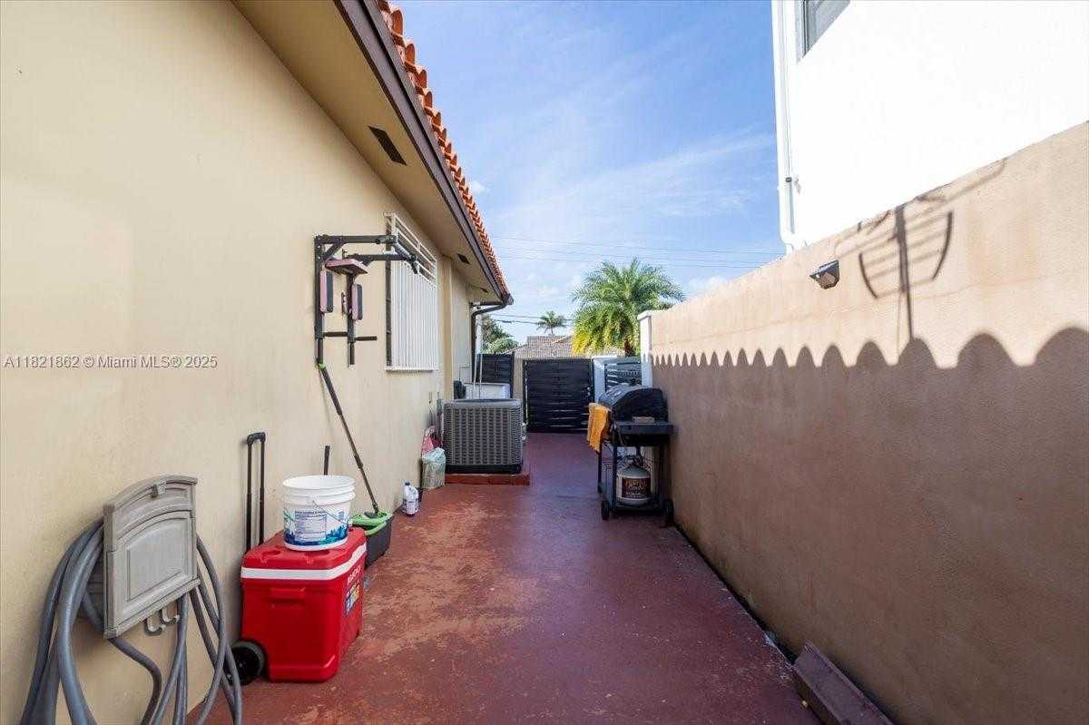 Small Image of 561 SOUTH WEST 122ND AVE, Miami Number 18
