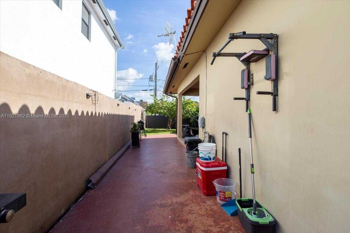 Small Image of 561 SOUTH WEST 122ND AVE, Miami Number 19