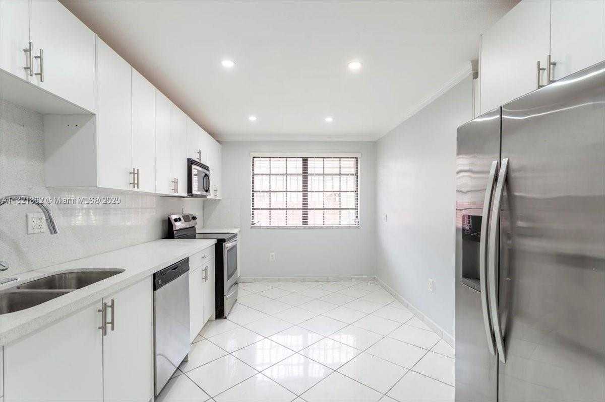 Small Image of 561 SOUTH WEST 122ND AVE, Miami Number 4