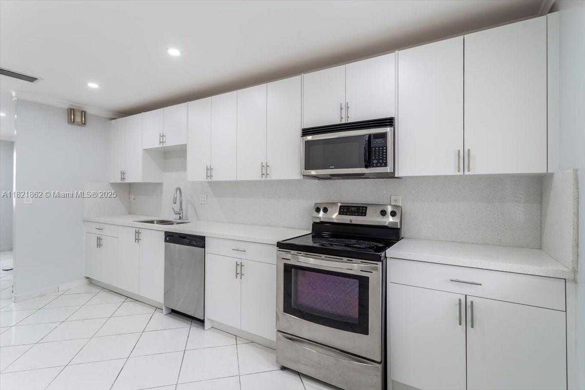 Small Image of 561 SOUTH WEST 122ND AVE, Miami Number 6