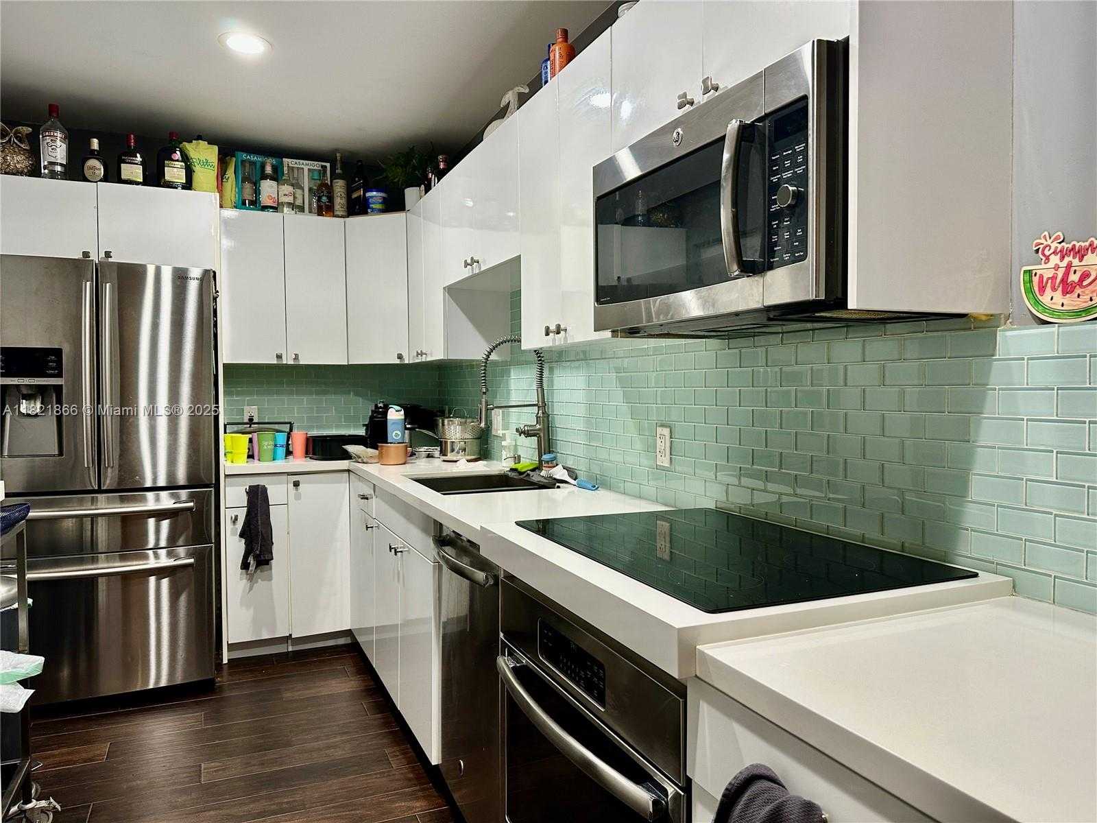 Small Image of 1880 SOUTH TREASURE DR #2D, North Bay Village Number 4