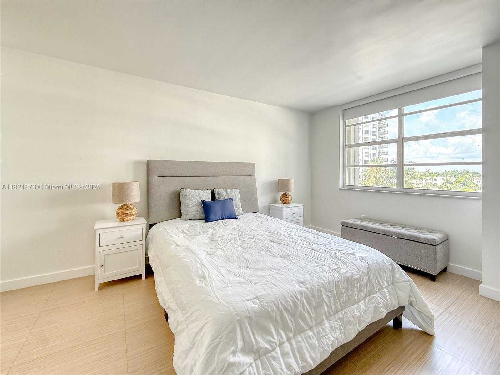 Small Image of 5701 COLLINS AVE #309, Miami Beach Number 10