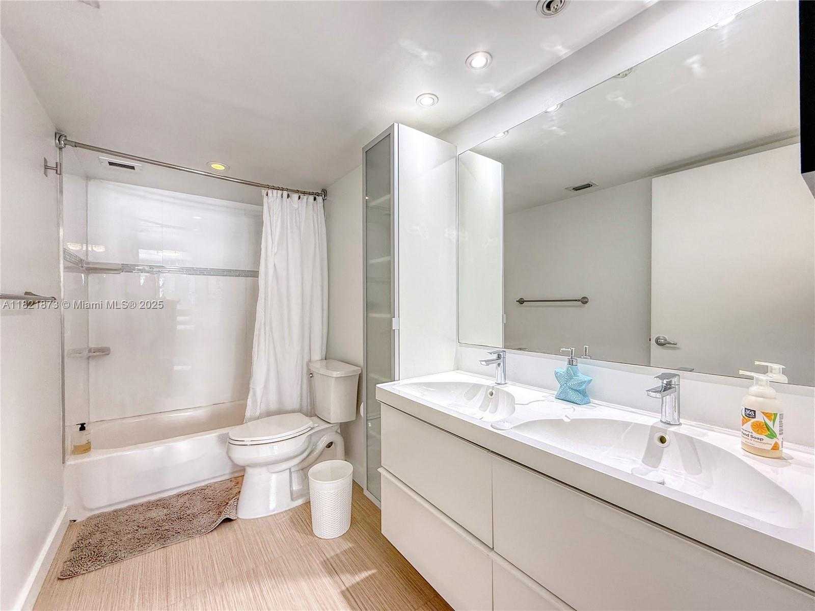 Small Image of 5701 COLLINS AVE #309, Miami Beach Number 12
