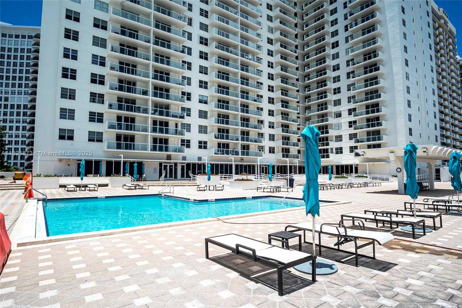 Small Image of 5701 COLLINS AVE #309, Miami Beach Number 22