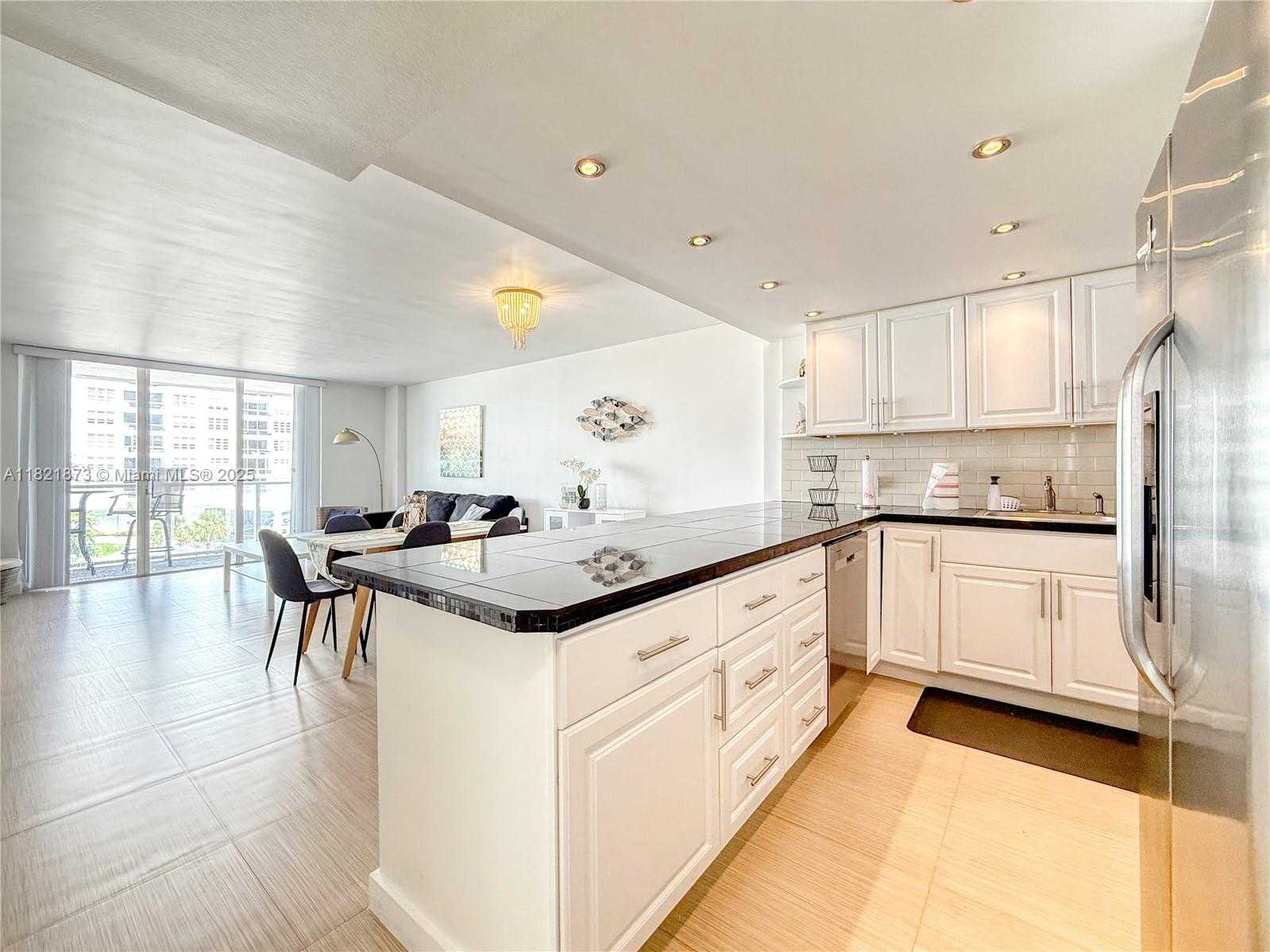 Small Image of 5701 COLLINS AVE #309, Miami Beach Number 5