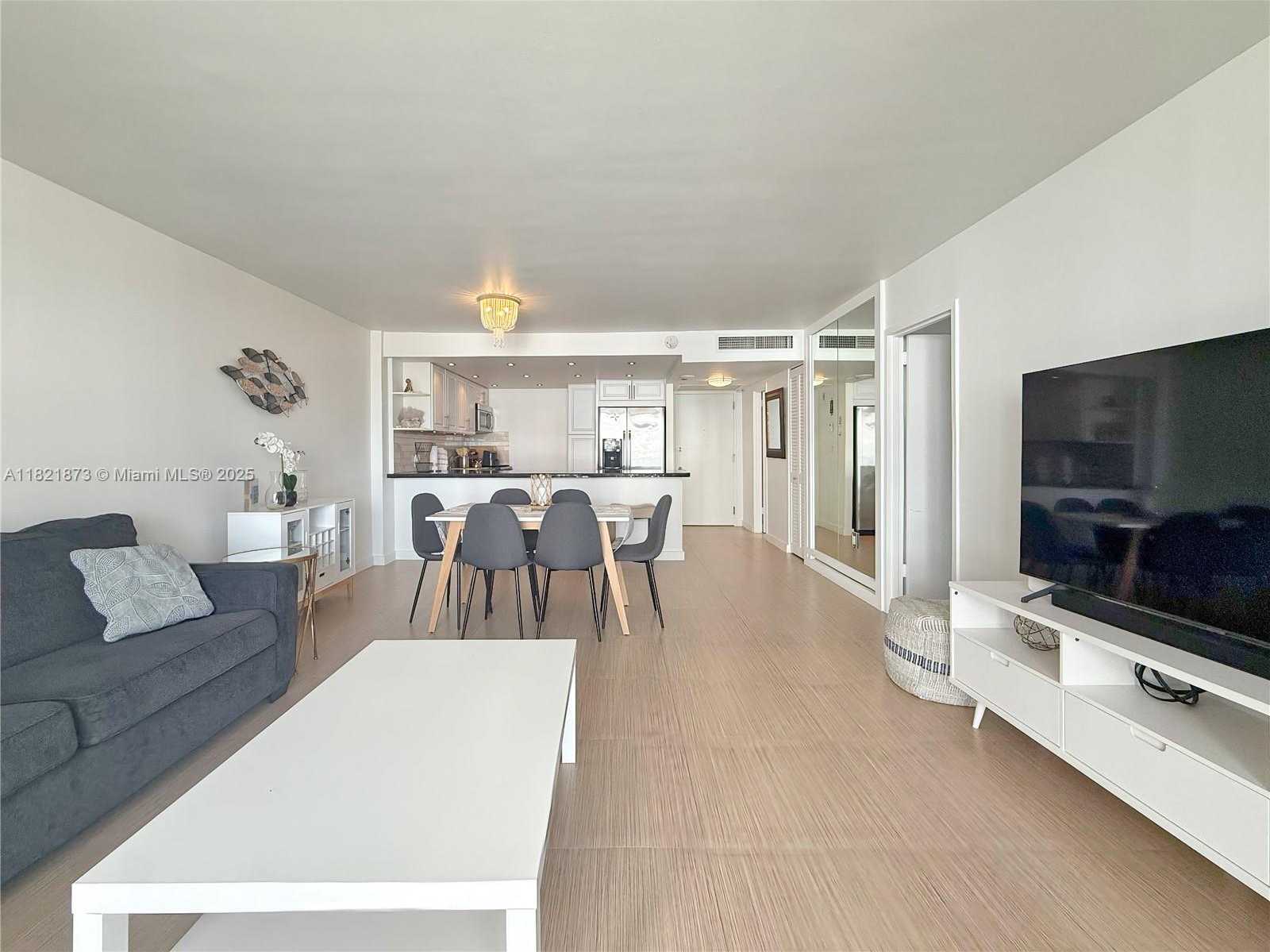 Small Image of 5701 COLLINS AVE #309, Miami Beach Number 6