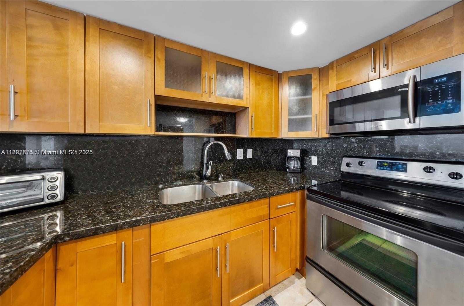 Small Image of 7928 WEST DR #602, North Bay Village Number 14