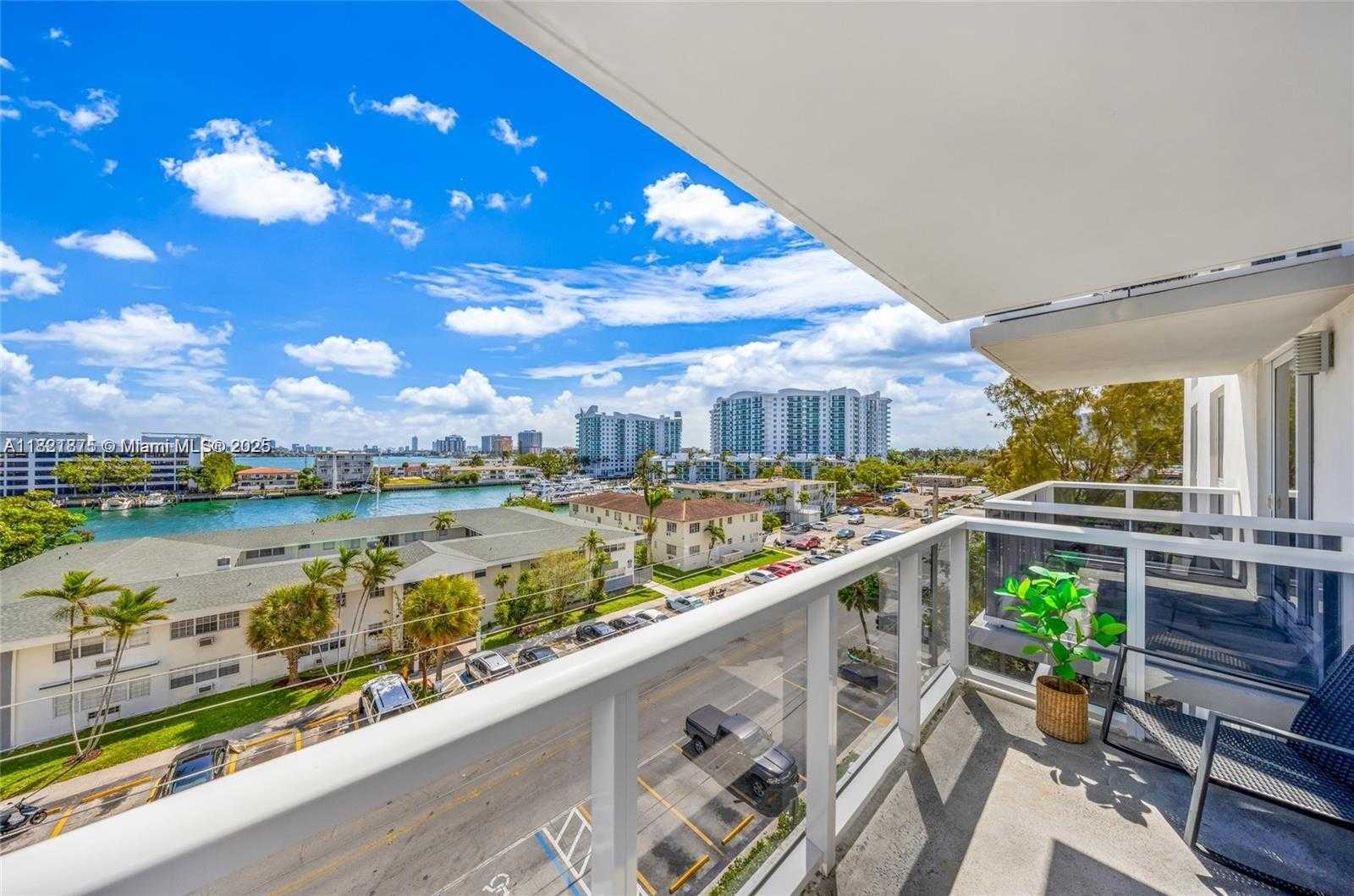 Small Image of 7928 WEST DR #602, North Bay Village Number 25