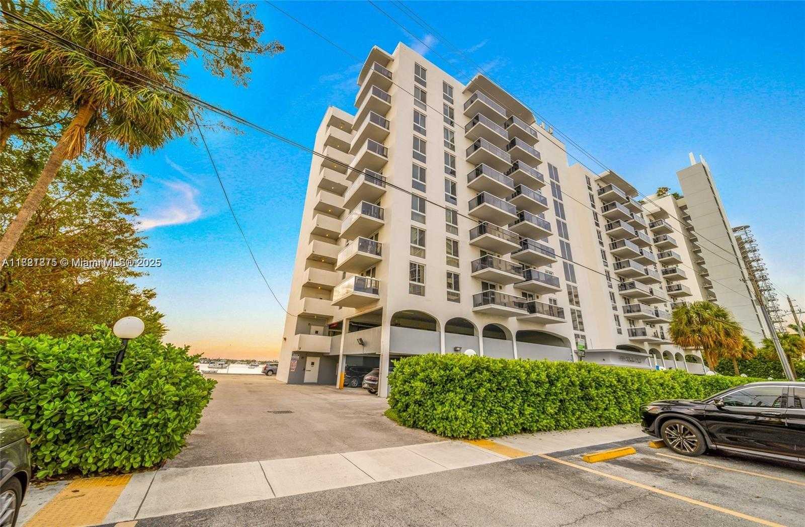 Small Image of 7928 WEST DR #602, North Bay Village Number 5