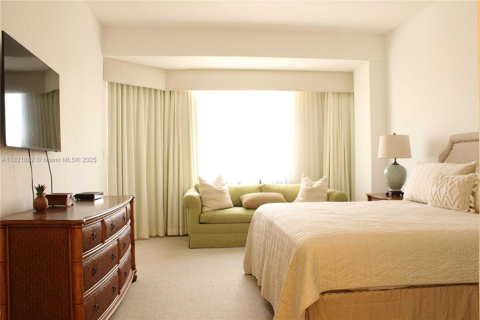 Small Image of 201 CRANDON BLVD #439, Key Biscayne Number 9