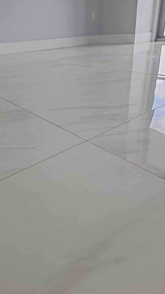 Small Image of 16385 BISCAYNE BLVD #902, North Miami Beach Number 12