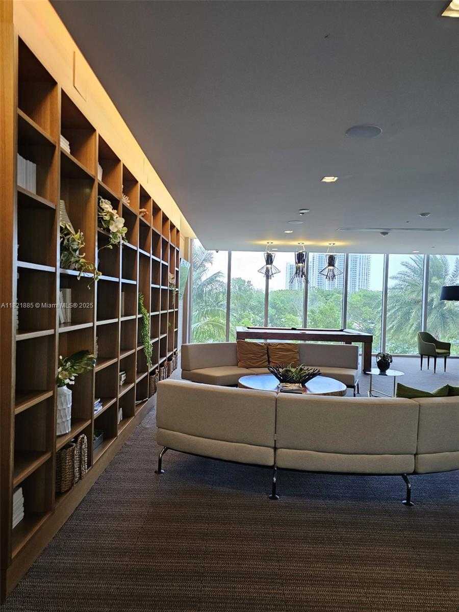 Small Image of 16385 BISCAYNE BLVD #902, North Miami Beach Number 27