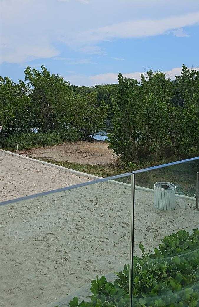 Small Image of 16385 BISCAYNE BLVD #902, North Miami Beach Number 35