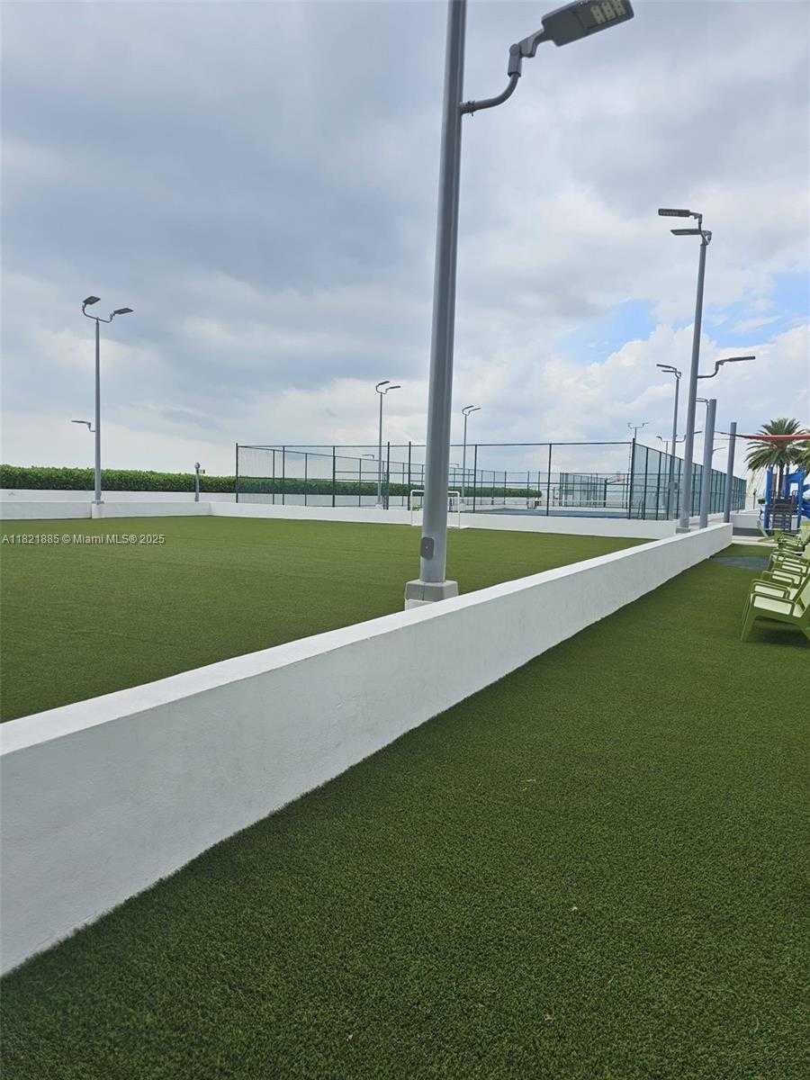 Small Image of 16385 BISCAYNE BLVD #902, North Miami Beach Number 36