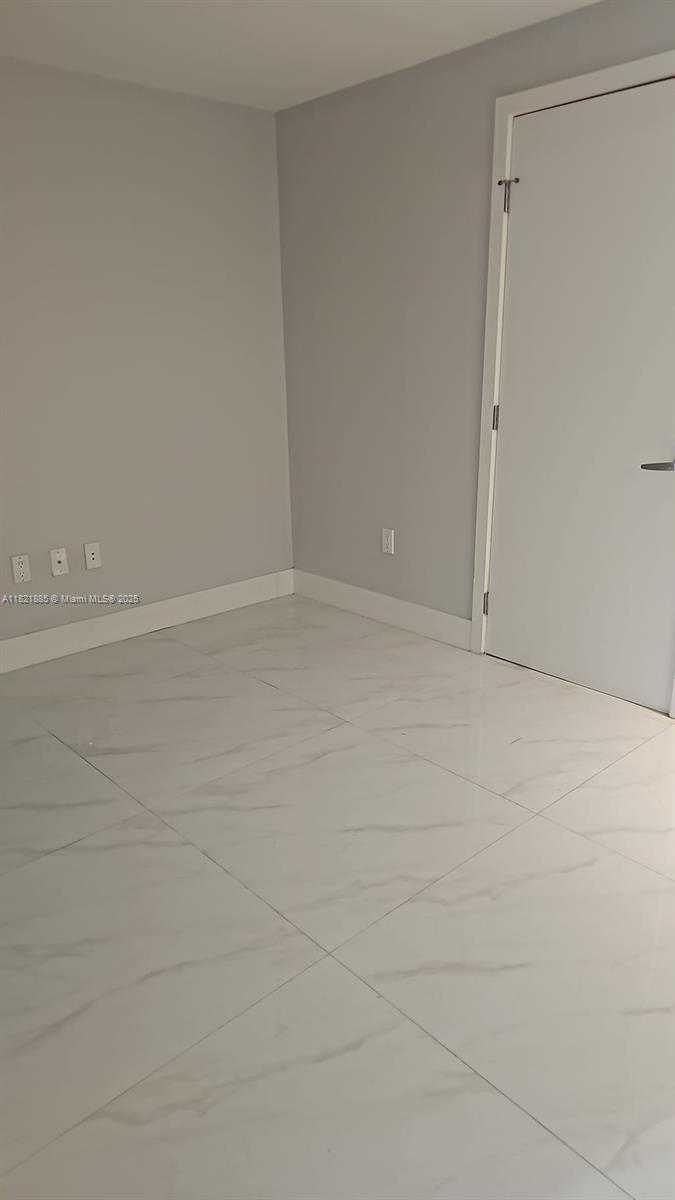 Small Image of 16385 BISCAYNE BLVD #902, North Miami Beach Number 5