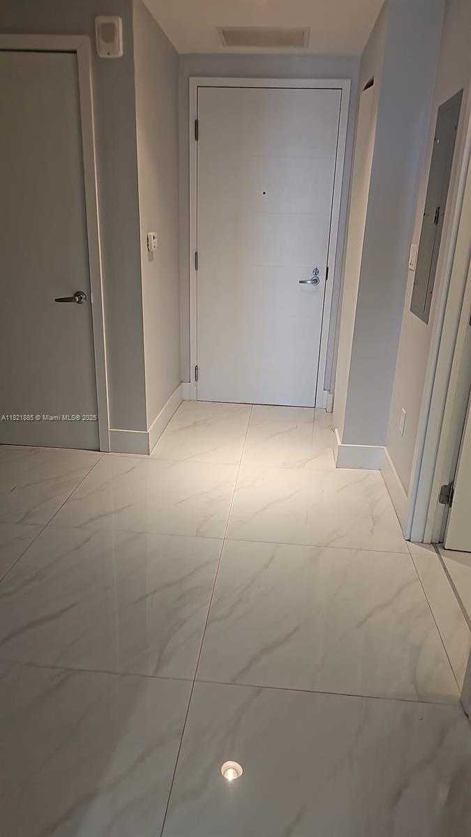 Small Image of 16385 BISCAYNE BLVD #902, North Miami Beach Number 6