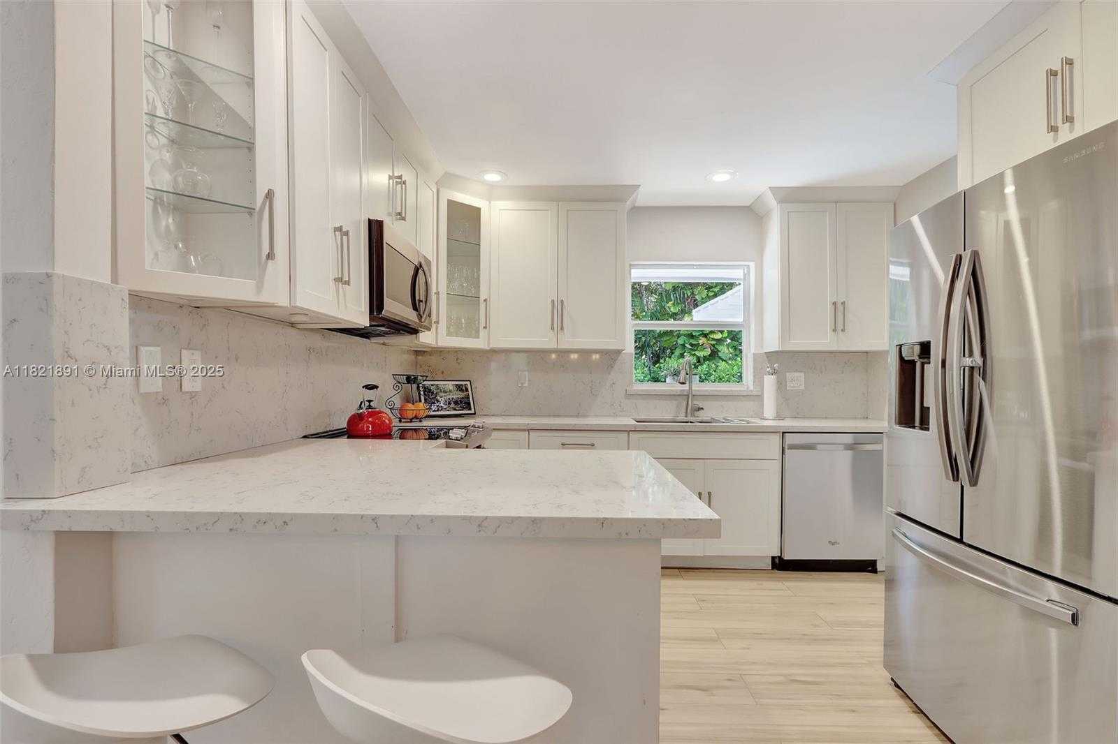 Small Image of 6640 TARREGA ST, Coral Gables Number 11
