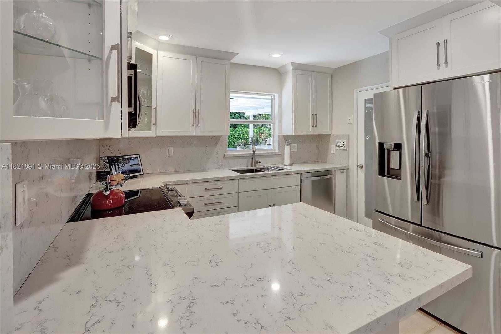 Small Image of 6640 TARREGA ST, Coral Gables Number 13