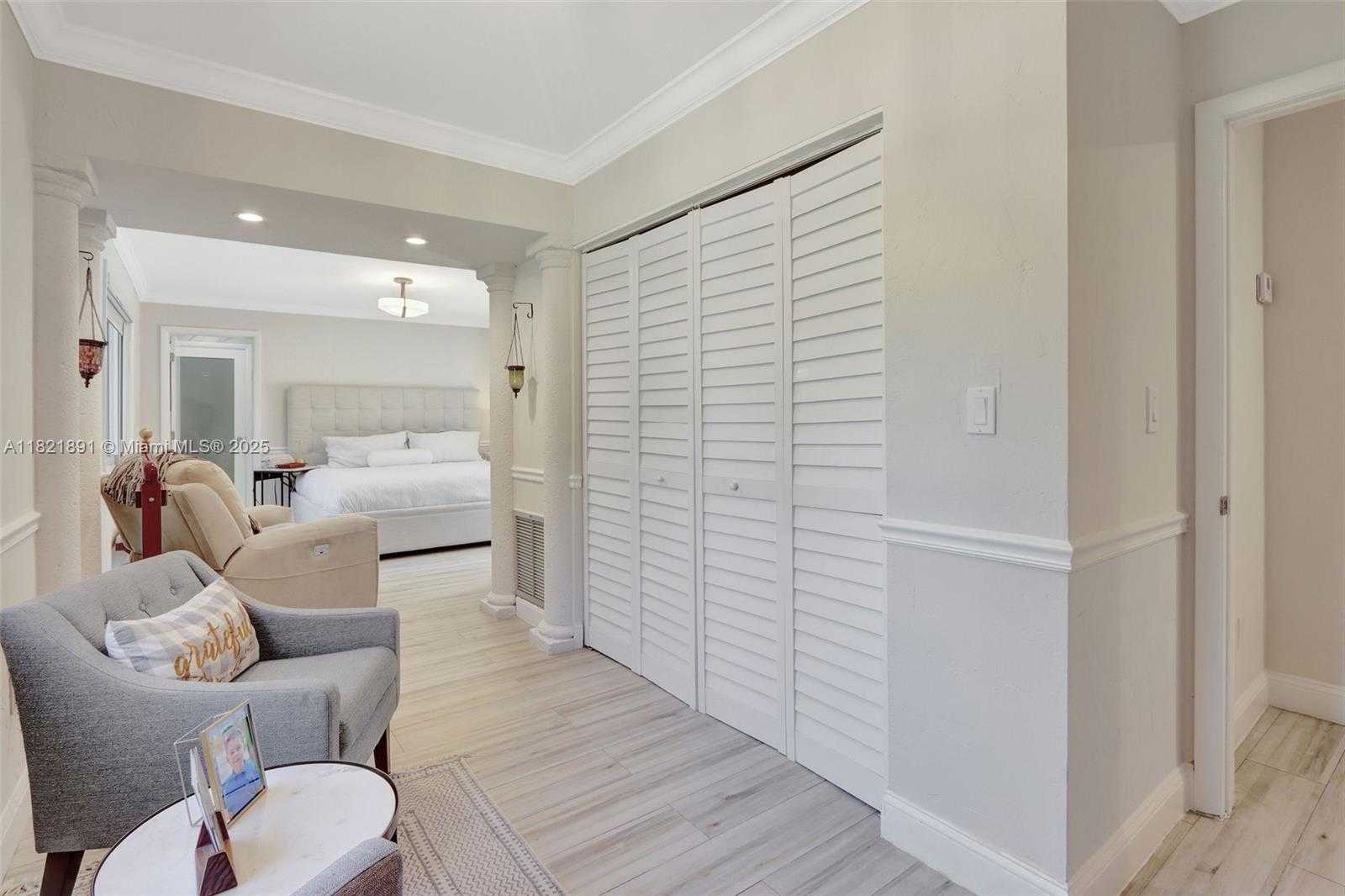 Small Image of 6640 TARREGA ST, Coral Gables Number 17