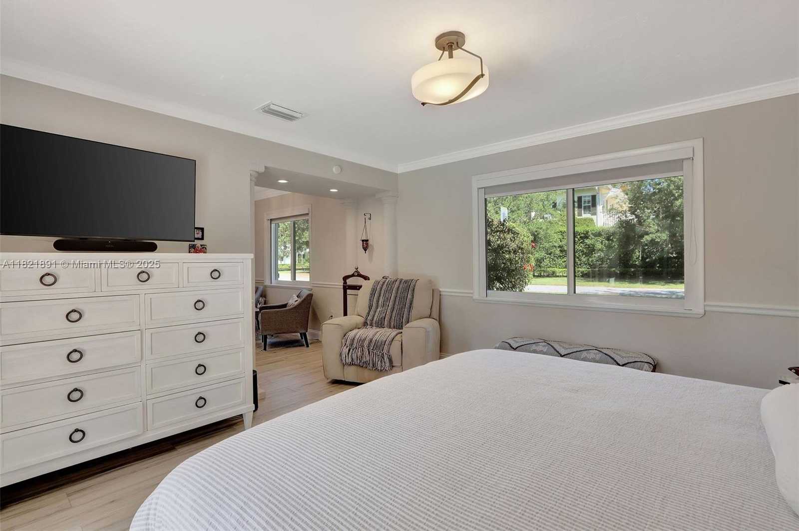 Small Image of 6640 TARREGA ST, Coral Gables Number 19