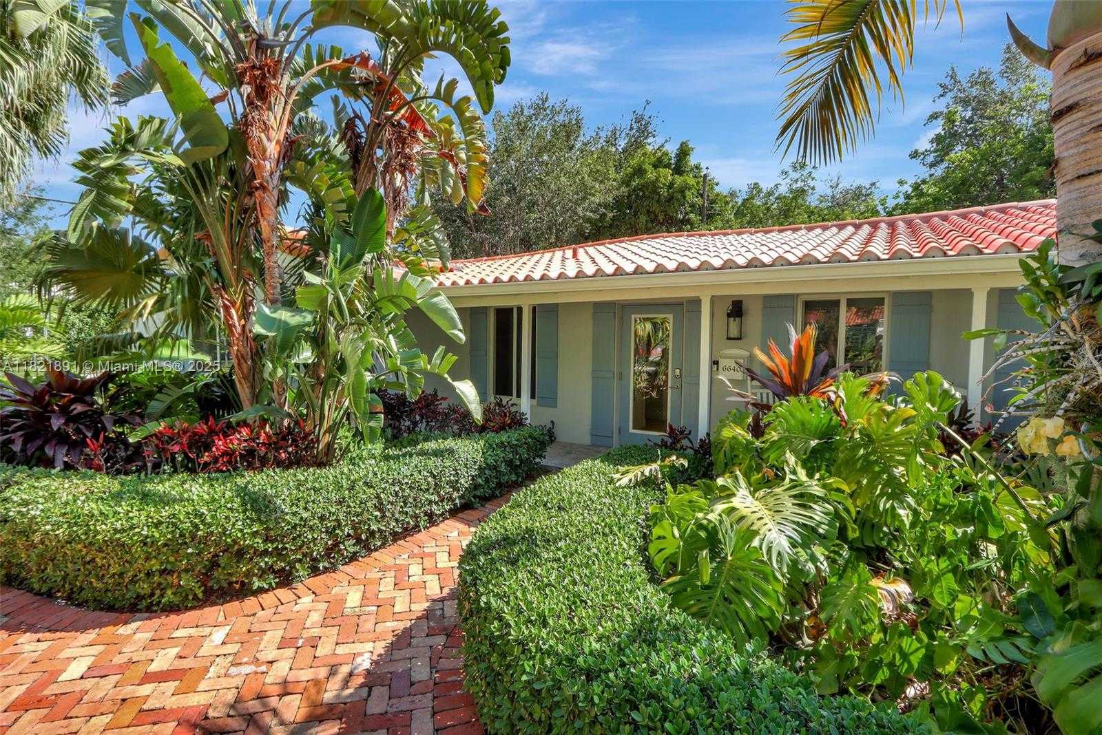 Small Image of 6640 TARREGA ST, Coral Gables Number 2