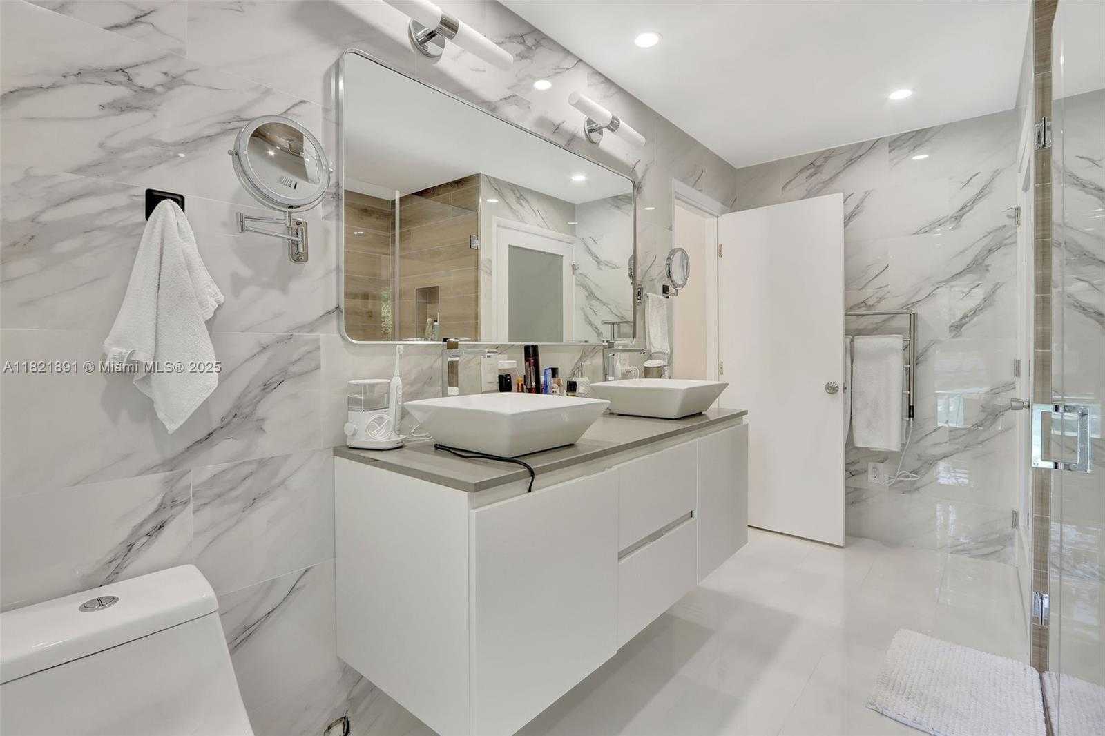 Small Image of 6640 TARREGA ST, Coral Gables Number 22