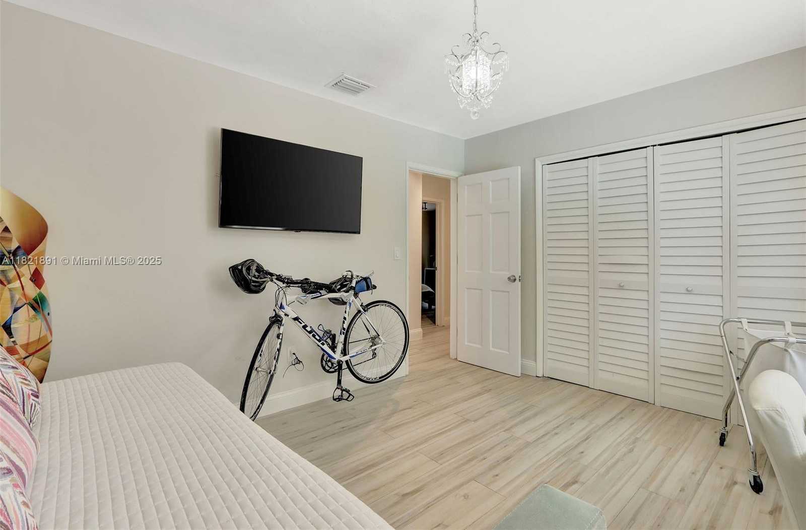 Small Image of 6640 TARREGA ST, Coral Gables Number 25