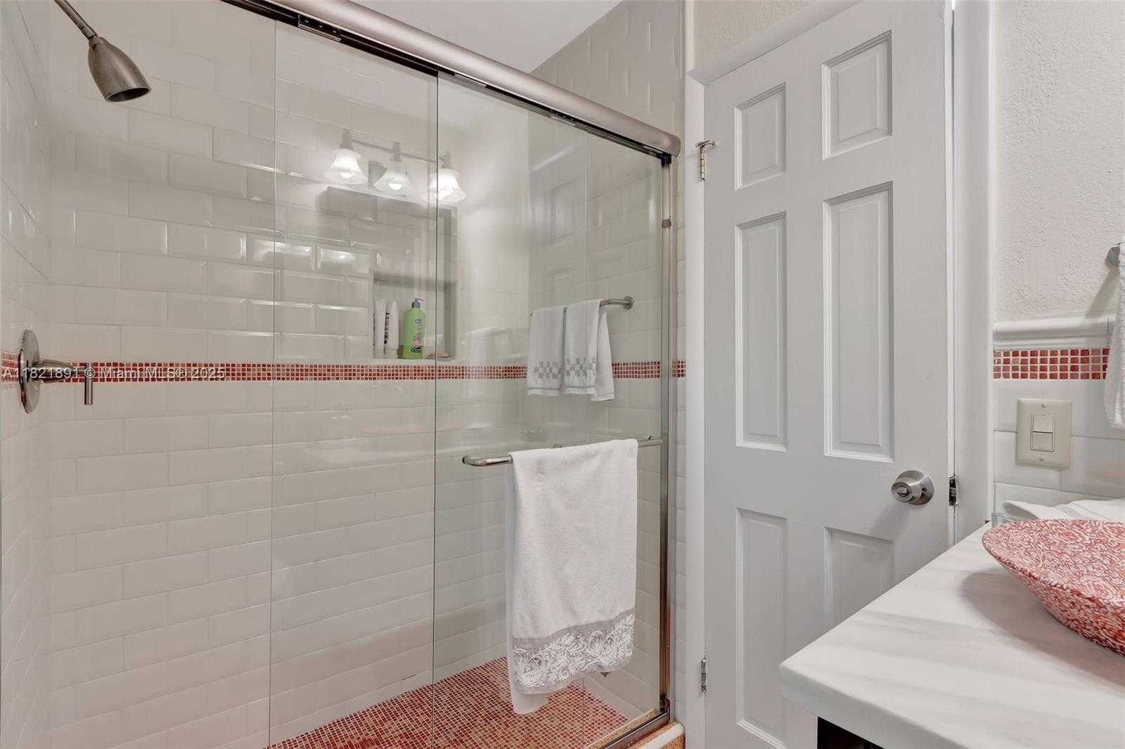 Small Image of 6640 TARREGA ST, Coral Gables Number 27