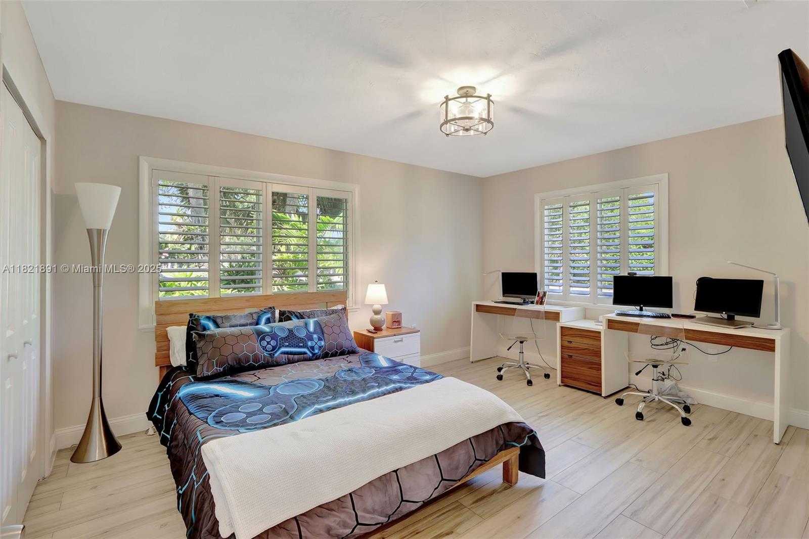 Small Image of 6640 TARREGA ST, Coral Gables Number 28
