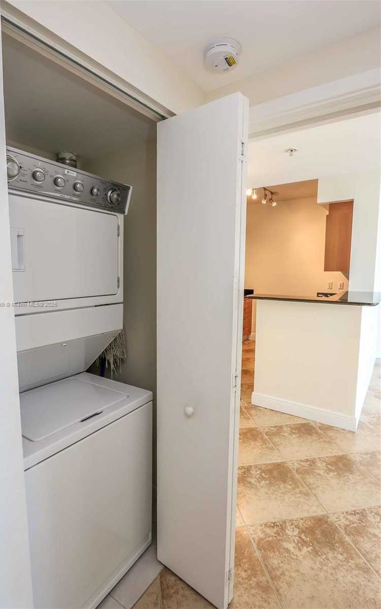 Small Image of 335 SOUTH BISCAYNE BLVD #3510, Miami Number 15