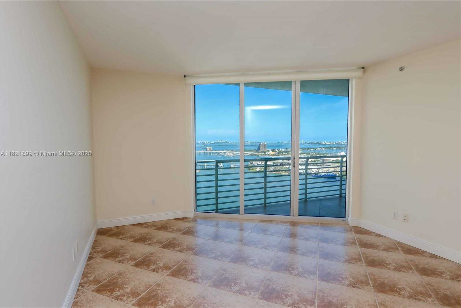 Small Image of 335 SOUTH BISCAYNE BLVD #3510, Miami Number 6