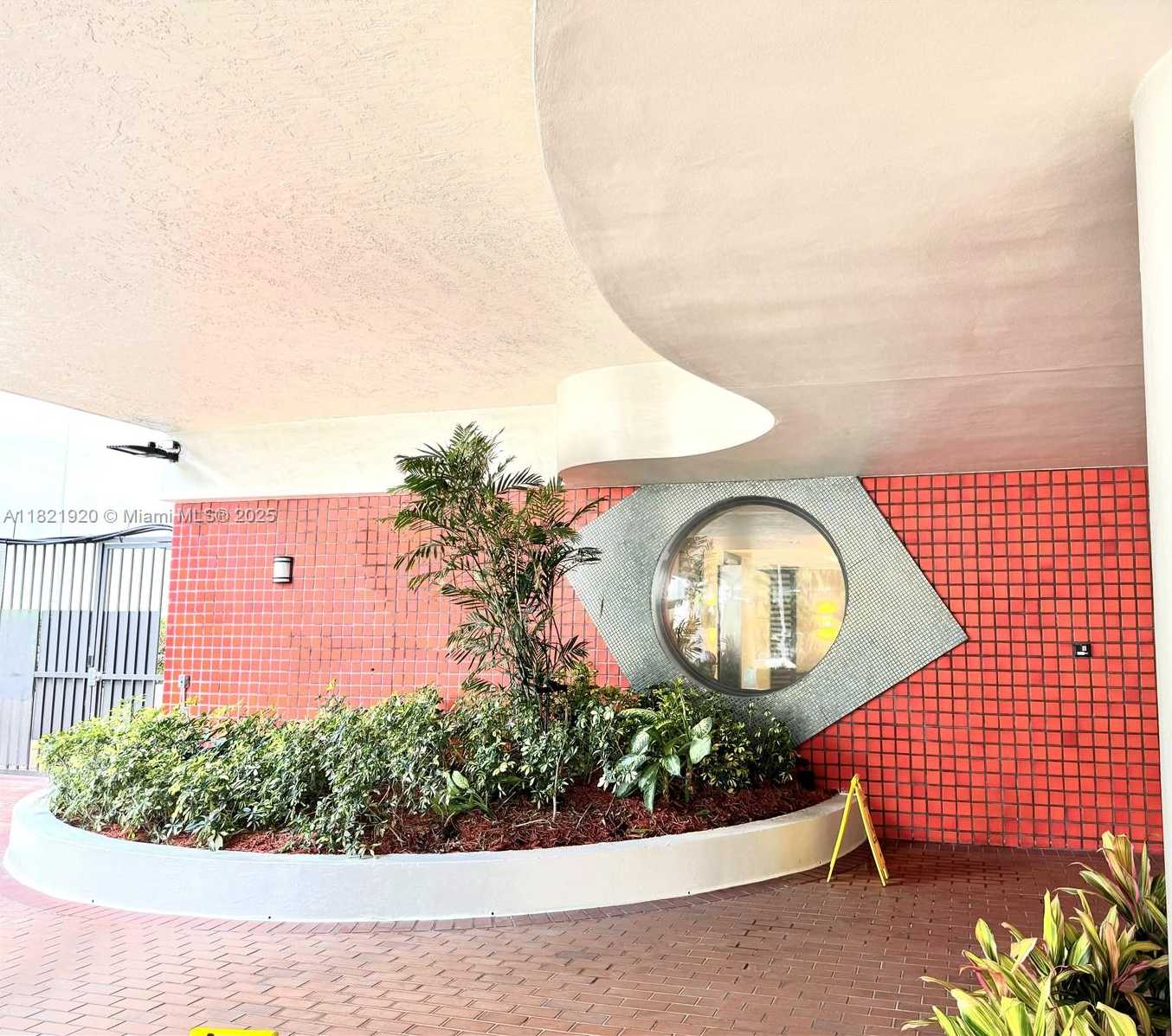 Small Image of 1621 COLLINS AVE #310, Miami Beach Number 15