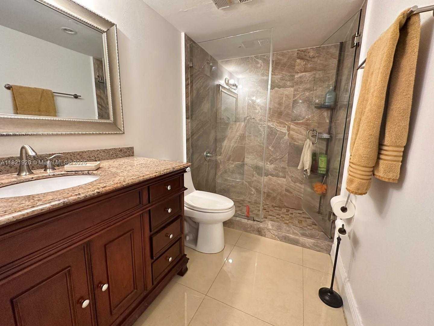 Small Image of 1621 COLLINS AVE #310, Miami Beach Number 5