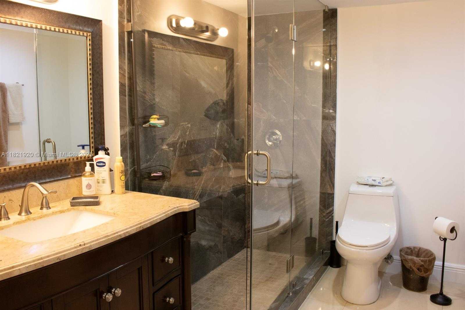 Small Image of 1621 COLLINS AVE #310, Miami Beach Number 7