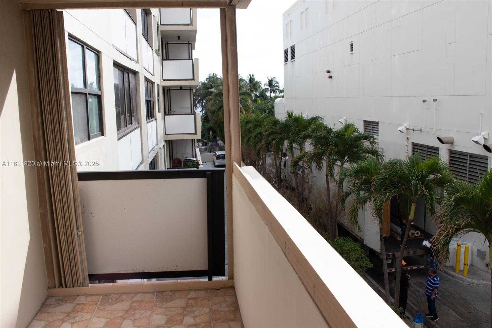Small Image of 1621 COLLINS AVE #310, Miami Beach Number 8