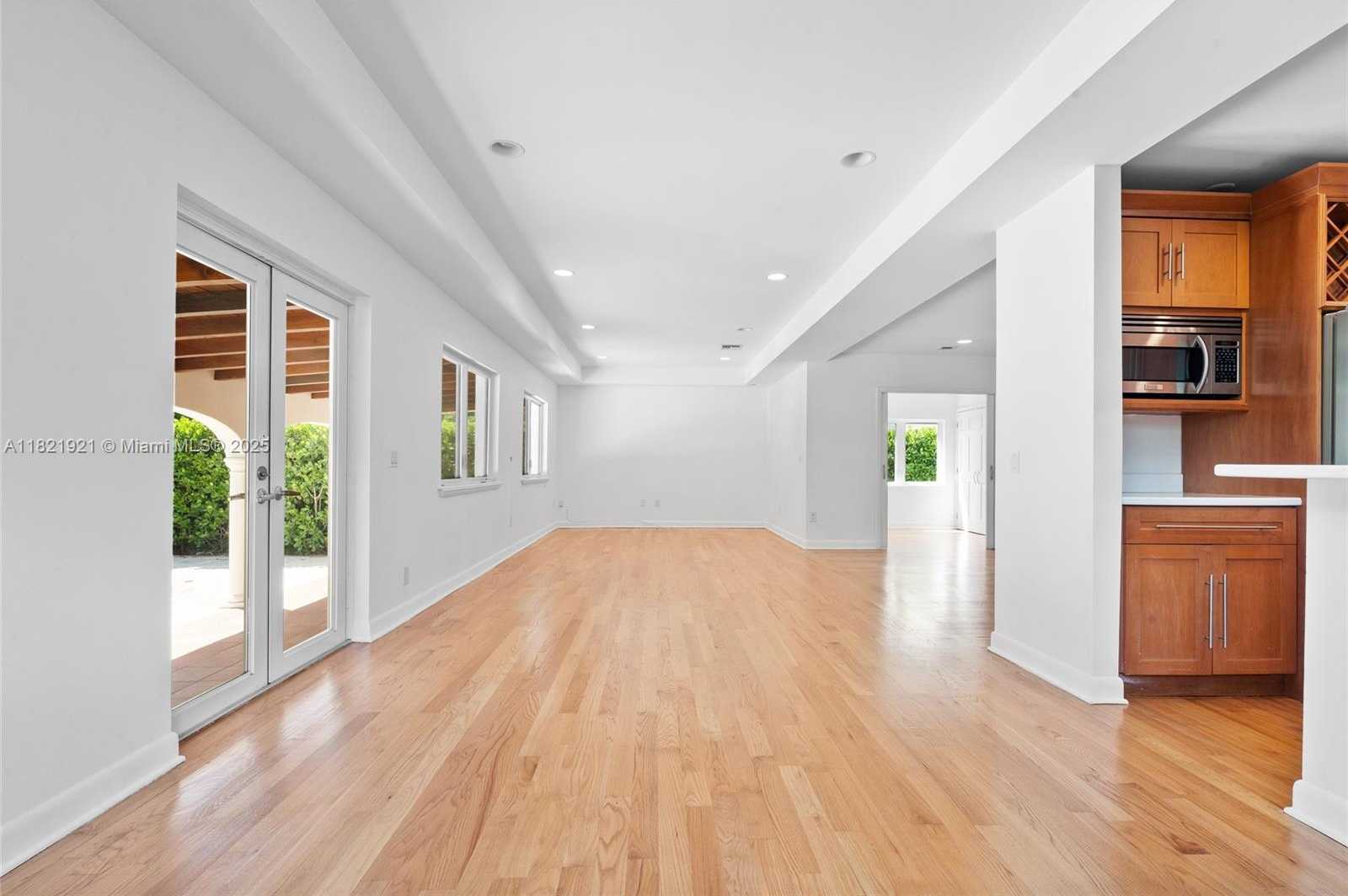Small Image of 527 SOUTH WEST 20TH RD, Miami Number 10