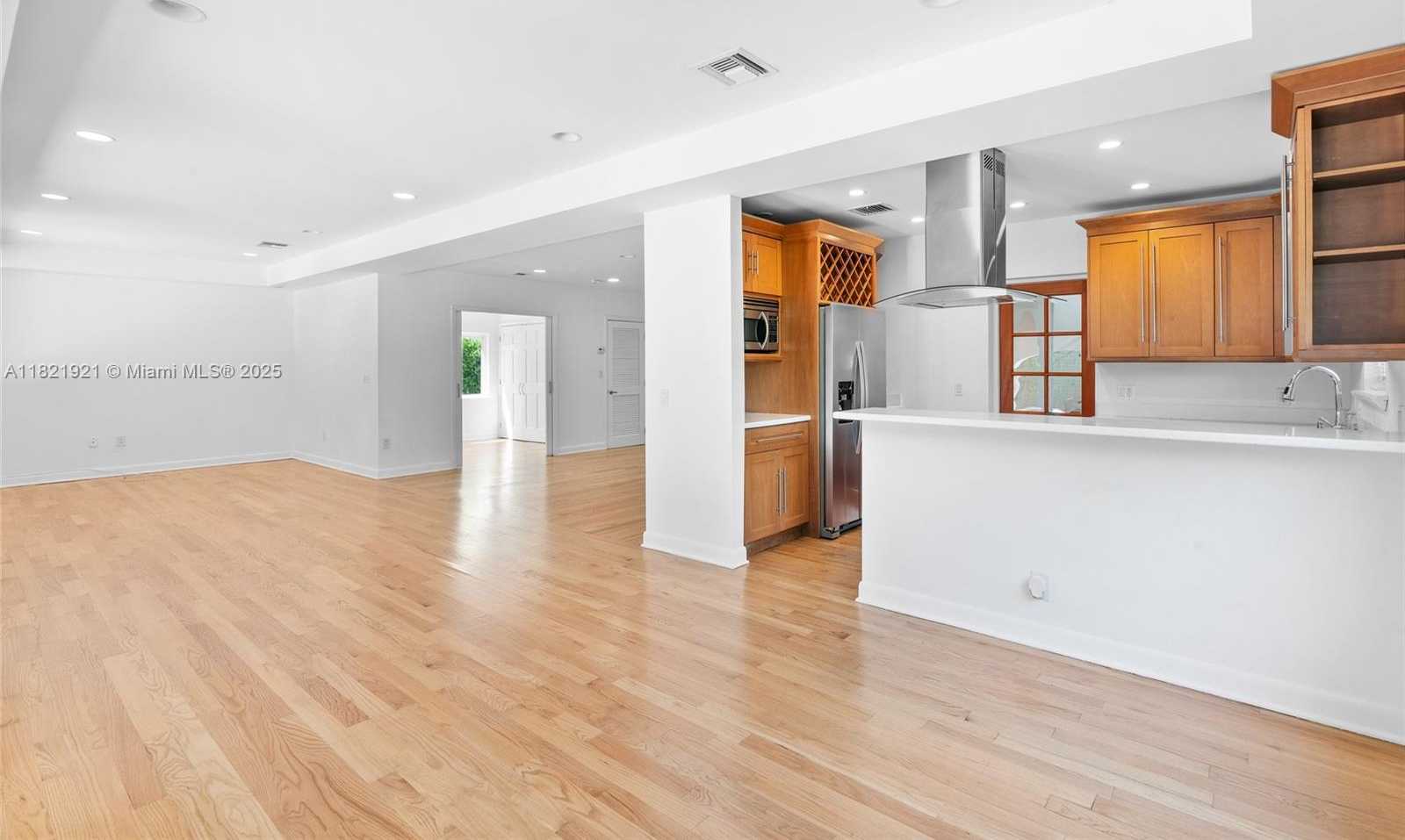Small Image of 527 SOUTH WEST 20TH RD, Miami Number 11